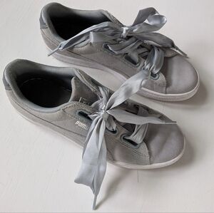 Puma Light Gray Blue Suede Heart Bow Sneakers Ribbon Laces Size 8.5